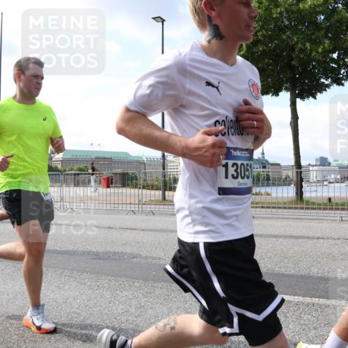 29.06.2025 - hella hamburg halbmarathon Lena Gebhardt http://msf.ph/oto/8443907 29.06.2025 09:53:12 Lombardsbrücke 13015, 13051, 1012, 1070, 1163, 1176, 1391, 1466, 1558, 1613, 1735, 1750, 1759, 1782, 2048, 2213, 2233, 2234, 2365, 2402, 2590, 2623, 2788, 2970, 3021, 3098, 3109, 3124, 3146, 3304, 3907, 3917, 3928, 4080, 4091, 4277, 4310, 4497, 4553, 4691, 4933, 4981, 4997, 5022, 5132, 5476, 5623, 5624, 5682, 5692, 6081, 6152, 6203, 6375, 6460, 6712, 6716, 7005, 7093, 7147, 7191, 7204, 7322, 7325, 7450, 7599, 7765, 7843, 8063, 8145, 8467, 8664, 9126 meine-sportfotos.de