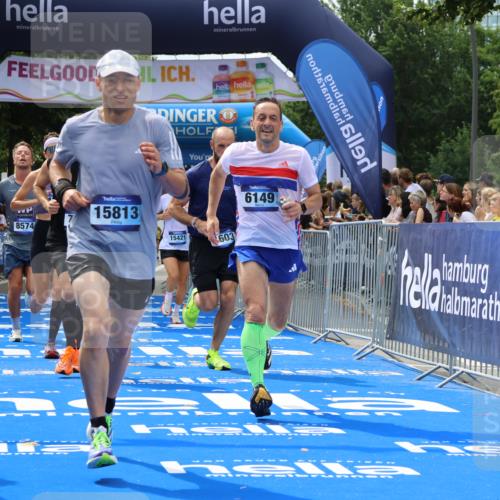 29.06.2025 - hella hamburg halbmarathon Strokosch-Dieckow http://msf.ph/oto/8443929 29.06.2025 10:39:53 Ziel 1603, 1975, 2525, 2563, 2573, 3626, 4766, 5375, 6149, 7981, 8467, 8574, 11714, 15421, 15813 meine-sportfotos.de