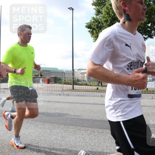 29.06.2025 - hella hamburg halbmarathon Lena Gebhardt http://msf.ph/oto/8443934 29.06.2025 09:53:12 Lombardsbrücke 85, 456, 1012, 1070, 1163, 1176, 1391, 1466, 1558, 1613, 1735, 1750, 1759, 1782, 2048, 2213, 2233, 2234, 2365, 2402, 2590, 2623, 2788, 2970, 3021, 3098, 3109, 3124, 3146, 3304, 3907, 3917, 3928, 4080, 4091, 4277, 4310, 4497, 4553, 4691, 4933, 4981, 4997, 5022, 5132, 5476, 5623, 5624, 5682, 5692, 6081, 6152, 6203, 6375, 6460, 6712, 6716, 7005, 7093, 7147, 7191, 7204, 7322, 7325, 7450, 7599, 7765, 7843, 8063, 8145, 8467, 8664, 9126 meine-sportfotos.de