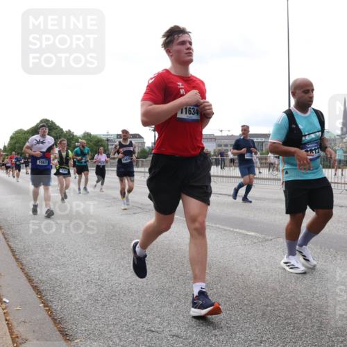 29.06.2025 - hella hamburg halbmarathon Lena Gebhardt http://msf.ph/oto/8443943 29.06.2025 10:29:46 Lombardsbrücke 1063, 18385, 13810, 11634, 1063, 1097, 1230, 1661, 1694, 2302, 2699, 3179, 3311, 3524, 3613, 4349, 4395, 4580, 5063, 5322, 5350, 6285, 6725, 7517, 7832, 8388, 8792, 8812, 8941, 9095, 9714, 9937, 10162, 10322, 10641, 10996, 11249, 11269, 11376, 11444, 11634, 11792, 11803, 12086, 12216, 12227, 12305, 12537, 13031, 13382, 13810, 14644, 15266, 16306, 16659, 16662, 16676, 16769, 17496, 17529, 17945, 18298, 18299, 18385 meine-sportfotos.de