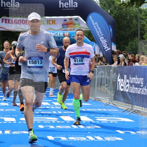 29.06.2025 - hella hamburg halbmarathon Strokosch-Dieckow http://msf.ph/oto/8443953 29.06.2025 10:39:53 Ziel 1603, 1975, 2525, 2563, 2573, 3626, 4766, 5375, 6149, 7981, 8467, 8574, 11714, 15421, 15813 meine-sportfotos.de
