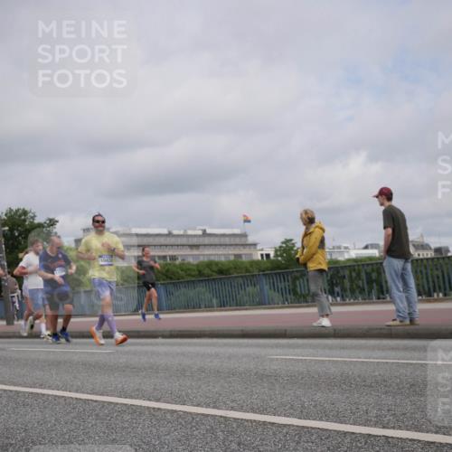 29.06.2025 - hella hamburg halbmarathon Luisa Fischer http://msf.ph/oto/8443986 29.06.2025 10:26:01 Kennedybrücke 604, 1336, 10432, 2514, 2744, 3600, 3601, 3769, 4190, 4266, 4969, 5838, 6048, 6747, 6881, 7891, 9256, 10432, 10573 meine-sportfotos.de
