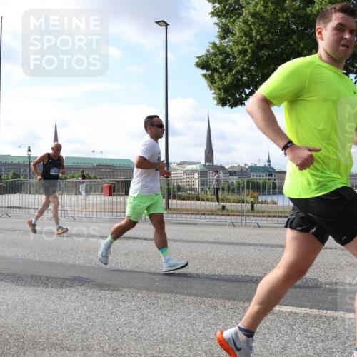 29.06.2025 - hella hamburg halbmarathon Lena Gebhardt http://msf.ph/oto/8443987 29.06.2025 09:53:13 Lombardsbrücke 15651, 13015, 1012, 1070, 1163, 1176, 1391, 1466, 1558, 1613, 1735, 1750, 1759, 1782, 2048, 2213, 2233, 2234, 2365, 2402, 2590, 2623, 2788, 2970, 3021, 3098, 3109, 3124, 3146, 3304, 3907, 3917, 3928, 4080, 4091, 4277, 4310, 4553, 4691, 4933, 4981, 4997, 5022, 5132, 5476, 5623, 5624, 5682, 5692, 6081, 6152, 6203, 6375, 6460, 6712, 6716, 7005, 7093, 7147, 7204, 7322, 7325, 7450, 7599, 7765, 7843, 8063, 8145, 8467, 8664, 9126 meine-sportfotos.de