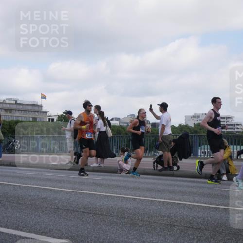 29.06.2025 - hella hamburg halbmarathon Luisa Fischer http://msf.ph/oto/8444016 29.06.2025 09:45:11 Kennedybrücke 4338, 909, 530, 4338, 9097, 9385, 9565, 9767, 10867 meine-sportfotos.de