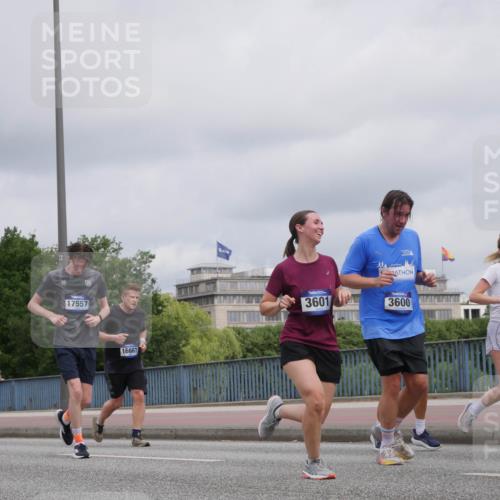 29.06.2025 - hella hamburg halbmarathon Luisa Fischer http://msf.ph/oto/8444040 29.06.2025 10:26:04 Kennedybrücke 496, 9256, 17557, 16667, 3601, 3600, 1547, 2514, 3003, 3600, 3601, 3769, 4969, 5838, 6048, 6747, 7891, 8355, 9256, 10432 meine-sportfotos.de