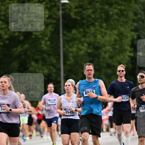 29.06.2025 - hella hamburg halbmarathon Dr. Thomas Lammeyer http://msf.ph/oto/8444086 29.06.2025 10:57:49 Kennedybrücke 1753, 2291, 3226, 4591, 5562, 6041, 6044, 6913, 7039, 7068, 7611, 7876, 7890, 8212, 8414, 8515, 8906, 9103, 9545, 9685, 10490, 11268 meine-sportfotos.de
