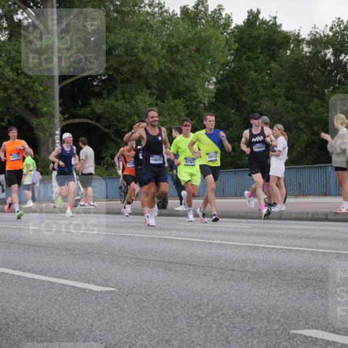29.06.2025 - hella hamburg halbmarathon Luisa Fischer http://msf.ph/oto/8444090 29.06.2025 09:45:17 Kennedybrücke 18328, 10867, 18695, 1475, 18037, 9767, 1271, 9565, 9767, 10867 meine-sportfotos.de