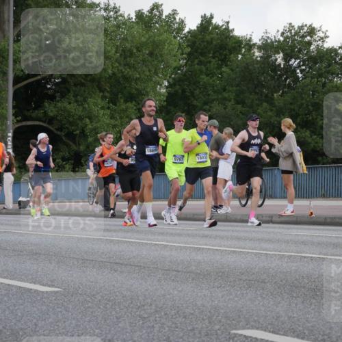 29.06.2025 - hella hamburg halbmarathon Luisa Fischer http://msf.ph/oto/8444105 29.06.2025 09:45:17 Kennedybrücke 18328, 18695, 10867, 14757, 9767, 18037, 1271, 9565, 9767, 10867 meine-sportfotos.de