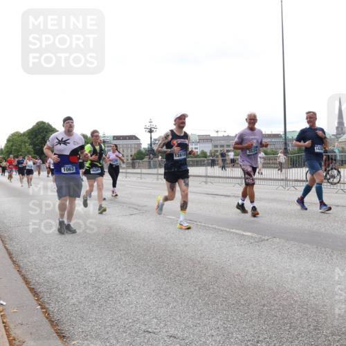29.06.2025 - hella hamburg halbmarathon Lena Gebhardt http://msf.ph/oto/8444117 29.06.2025 10:29:47 Lombardsbrücke 1063, 18385, 13810, 3524, 1063, 1097, 1230, 1547, 1661, 1694, 2302, 2699, 3179, 3311, 3524, 3613, 4349, 4395, 4580, 5063, 5322, 5350, 6285, 6626, 6725, 7517, 7832, 8388, 8792, 8812, 8941, 9095, 9714, 9937, 10162, 10322, 10641, 10996, 11249, 11269, 11376, 11444, 11634, 11792, 11803, 12086, 12216, 12227, 12305, 12537, 13031, 13382, 13810, 14644, 15266, 16306, 16659, 16662, 16676, 16769, 17496, 17529, 17945, 18298, 18299, 18385 meine-sportfotos.de