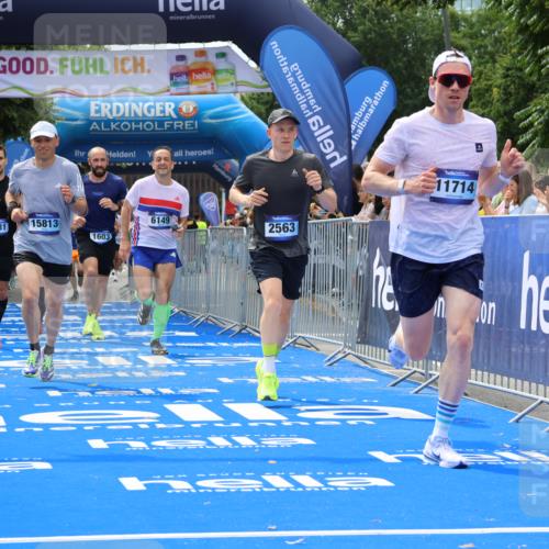 29.06.2025 - hella hamburg halbmarathon Strokosch-Dieckow http://msf.ph/oto/8444132 29.06.2025 10:39:51 Ziel 1603, 1975, 2525, 2563, 2573, 3626, 4766, 5375, 6149, 7981, 8467, 8574, 11714, 14204, 15421, 15744, 15813, 18013 meine-sportfotos.de