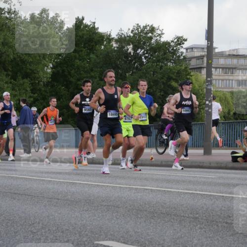 29.06.2025 - hella hamburg halbmarathon Luisa Fischer http://msf.ph/oto/8444133 29.06.2025 09:45:18 Kennedybrücke 18328, 14757, 9565, 18695, 10867, 9767, 803, 1271, 9565, 9767, 10867 meine-sportfotos.de