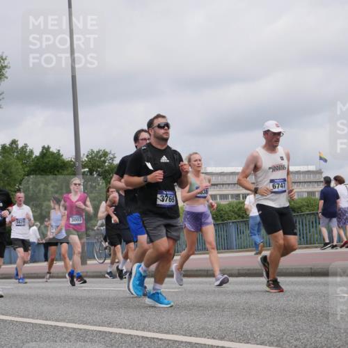 29.06.2025 - hella hamburg halbmarathon Luisa Fischer http://msf.ph/oto/8444146 29.06.2025 10:26:10 Kennedybrücke 17657, 17438, 5629, 871, 3003, 3769, 038, 6747, 2022, 2294, 2514, 3003, 3769, 4969, 5223, 5629, 5798, 5838, 6747, 6784, 6785, 7266, 7891, 8355, 8715, 9256, 10088 meine-sportfotos.de