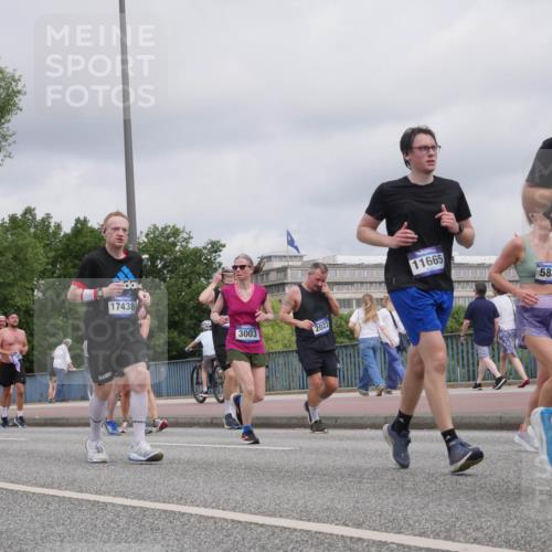 29.06.2025 - hella hamburg halbmarathon Luisa Fischer http://msf.ph/oto/8444156 29.06.2025 10:26:11 Kennedybrücke 16801, 5798, 8355, 12, 17438, 3003, 2022, 11665, 5838, 3769, 2022, 2294, 2514, 3003, 3769, 4969, 5223, 5629, 5798, 5838, 6747, 6784, 6785, 7266, 7891, 7919, 8355, 8715, 9256, 10088 meine-sportfotos.de