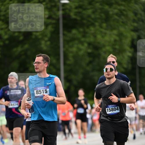 29.06.2025 - hella hamburg halbmarathon Dr. Thomas Lammeyer http://msf.ph/oto/8444175 29.06.2025 10:57:50 Kennedybrücke 1753, 2291, 2528, 3226, 4591, 5562, 6041, 6044, 6913, 7039, 7068, 7611, 7876, 7890, 8212, 8414, 8515, 8906, 9103, 9545, 9685, 10175, 10490, 11268 meine-sportfotos.de