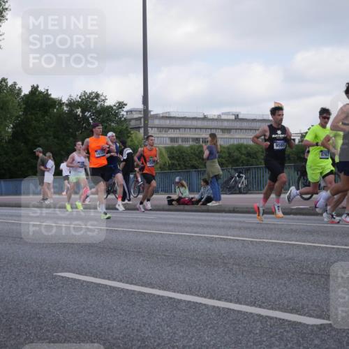 29.06.2025 - hella hamburg halbmarathon Luisa Fischer http://msf.ph/oto/8444205 29.06.2025 09:45:21 Kennedybrücke 18328, 14757, 9565, 9767, 1271, 9565, 9767, 10867 meine-sportfotos.de