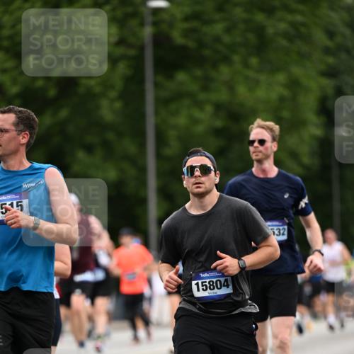 29.06.2025 - hella hamburg halbmarathon Dr. Thomas Lammeyer http://msf.ph/oto/8444214 29.06.2025 10:57:51 Kennedybrücke 1753, 1900, 2291, 2528, 2701, 3226, 4591, 5562, 6041, 6044, 6913, 7039, 7068, 7611, 7876, 7890, 8212, 8414, 8515, 8906, 9103, 9545, 9685, 10175, 10490, 11268 meine-sportfotos.de