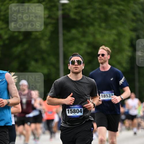 29.06.2025 - hella hamburg halbmarathon Dr. Thomas Lammeyer http://msf.ph/oto/8444229 29.06.2025 10:57:51 Kennedybrücke 1753, 1900, 2291, 2528, 2701, 3226, 4591, 5562, 6041, 6044, 6913, 7039, 7068, 7611, 7876, 7890, 8212, 8414, 8515, 8906, 9103, 9545, 9685, 10175, 10490, 11268 meine-sportfotos.de