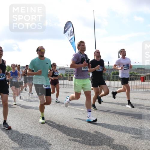 29.06.2025 - hella hamburg halbmarathon Lena Gebhardt http://msf.ph/oto/8444247 29.06.2025 09:53:14 Lombardsbrücke 16666, 7450, 12035, 2234, 1204, 4553, 145, 9544, 19201, 246, 11648, 1012, 1070, 1163, 1176, 1391, 1466, 1558, 1735, 1750, 1759, 1782, 2048, 2213, 2233, 2234, 2365, 2402, 2590, 2623, 2788, 2970, 3021, 3098, 3146, 3304, 3907, 3917, 3928, 4080, 4091, 4277, 4310, 4553, 4691, 4933, 4981, 4997, 5022, 5132, 5460, 5476, 5623, 5624, 5682, 5692, 6081, 6152, 6203, 6282, 6375, 6460, 6712, 6716, 7005, 7093, 7147, 7204, 7322, 7325, 7450, 7599, 7765, 7843, 8063, 8145, 8467, 8664, 9126 meine-sportfotos.de