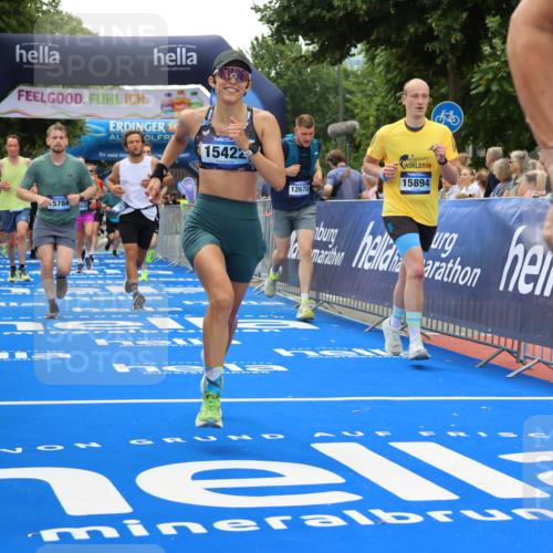29.06.2025 - hella hamburg halbmarathon Strokosch-Dieckow http://msf.ph/oto/8444297 29.06.2025 10:49:22 Ziel 1342, 1476, 2878, 4183, 4185, 6158, 8437, 8813, 9348, 10053, 10189, 11339, 11779, 11819, 12670, 13269, 13450, 14526, 14838, 15422, 15784, 15894, 15966, 16891, 18476, 18887, 18960 meine-sportfotos.de