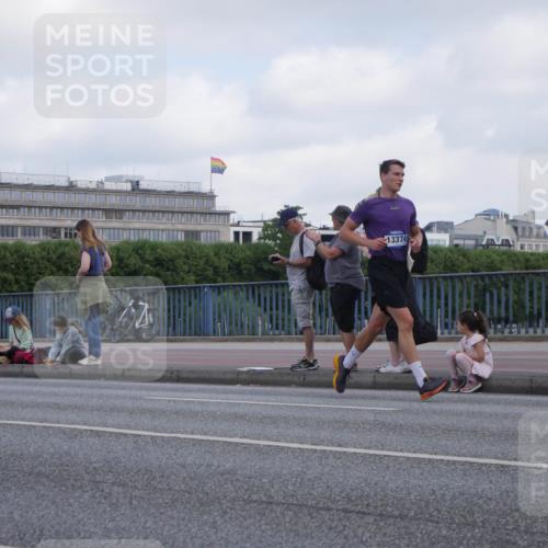 29.06.2025 - hella hamburg halbmarathon Luisa Fischer http://msf.ph/oto/8444313 29.06.2025 09:45:29 Kennedybrücke 13374, 1271, 7380 meine-sportfotos.de