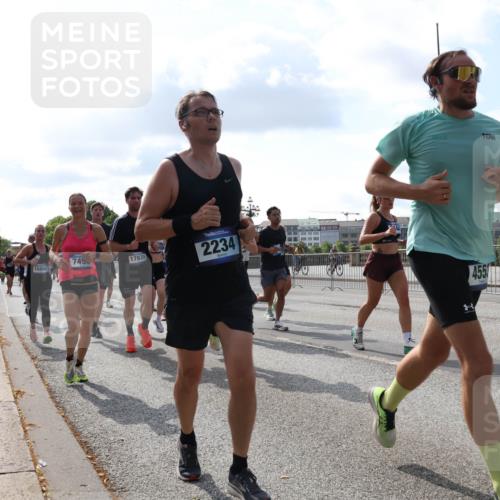 29.06.2025 - hella hamburg halbmarathon Lena Gebhardt http://msf.ph/oto/8444337 29.06.2025 09:53:15 Lombardsbrücke 16666, 7450, 17835, 2234, 455, 1012, 1070, 1163, 1176, 1391, 1466, 1558, 1735, 1750, 1759, 1782, 2048, 2213, 2233, 2234, 2365, 2402, 2590, 2623, 2788, 2970, 3021, 3098, 3146, 3304, 3907, 3917, 3928, 4080, 4091, 4277, 4310, 4553, 4691, 4933, 4981, 4997, 5022, 5132, 5460, 5476, 5623, 5624, 5682, 5692, 6081, 6152, 6203, 6282, 6375, 6460, 6712, 6716, 7005, 7093, 7147, 7204, 7322, 7325, 7450, 7599, 7765, 8063, 8145, 8467, 8664, 9126, 13009 meine-sportfotos.de