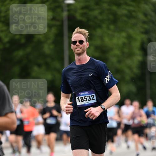 29.06.2025 - hella hamburg halbmarathon Dr. Thomas Lammeyer http://msf.ph/oto/8444343 29.06.2025 10:57:53 Kennedybrücke 1753, 1900, 2291, 2528, 2701, 3226, 4591, 5562, 6041, 6044, 6913, 7039, 7068, 7611, 7876, 7890, 8212, 8414, 8515, 8906, 9103, 9545, 9685, 10175, 10490, 11268 meine-sportfotos.de