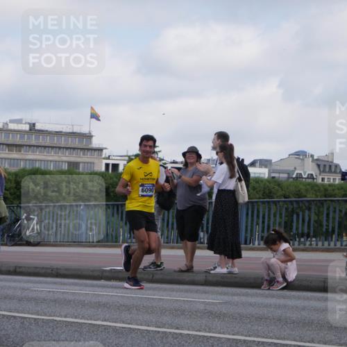 29.06.2025 - hella hamburg halbmarathon Luisa Fischer http://msf.ph/oto/8444413 29.06.2025 09:45:40 Kennedybrücke 6090, 2075, 6090 meine-sportfotos.de