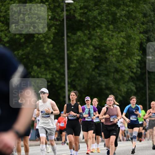 29.06.2025 - hella hamburg halbmarathon Dr. Thomas Lammeyer http://msf.ph/oto/8444495 29.06.2025 10:57:55 Kennedybrücke 1753, 1900, 2291, 2528, 2701, 3226, 4591, 5562, 5857, 6041, 6044, 6913, 7068, 7611, 7876, 7890, 8212, 8414, 8515, 8906, 9103, 9545, 9685, 10175, 11268 meine-sportfotos.de