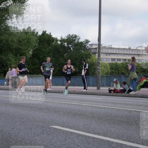 29.06.2025 - hella hamburg halbmarathon Luisa Fischer http://msf.ph/oto/8444511 29.06.2025 09:45:45 Kennedybrücke 15023, 17893, 2075, 3693, 2075, 2180, 2203, 8318, 8376 meine-sportfotos.de