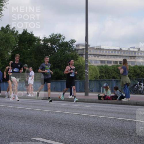 29.06.2025 - hella hamburg halbmarathon Luisa Fischer http://msf.ph/oto/8444525 29.06.2025 09:45:45 Kennedybrücke 123, 17893, 2075, 2075, 2180, 2203, 8318, 8376 meine-sportfotos.de