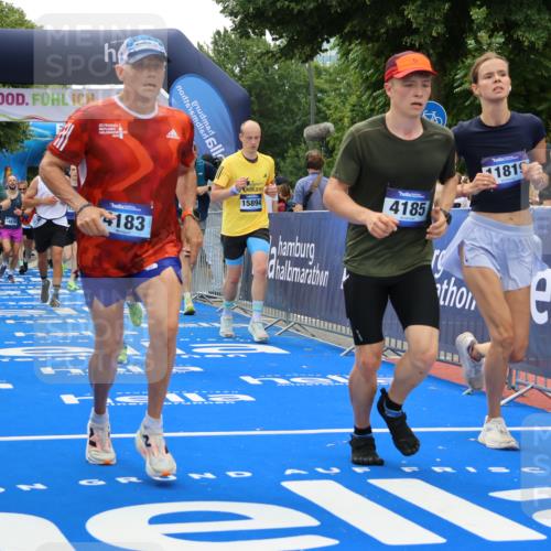 29.06.2025 - hella hamburg halbmarathon Strokosch-Dieckow http://msf.ph/oto/8444543 29.06.2025 10:49:21 Ziel 1342, 1476, 2878, 4183, 4185, 6158, 8112, 8813, 9348, 10053, 10189, 11339, 11779, 11819, 12670, 13269, 13450, 14526, 14838, 15422, 15784, 15894, 15966, 16369, 16891, 18476, 18887, 18960 meine-sportfotos.de
