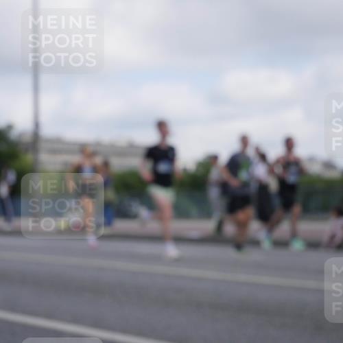 29.06.2025 - hella hamburg halbmarathon Luisa Fischer http://msf.ph/oto/8444595 29.06.2025 09:45:47 Kennedybrücke 2075, 2180, 2203, 8318, 8376, 9804 meine-sportfotos.de
