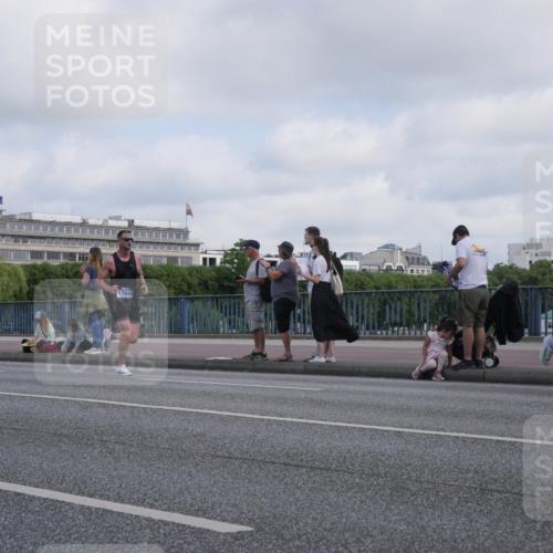 29.06.2025 - hella hamburg halbmarathon Luisa Fischer http://msf.ph/oto/8444715 29.06.2025 09:45:54 Kennedybrücke 2180, 2203, 2483, 8318, 8376, 9804, 10351 meine-sportfotos.de
