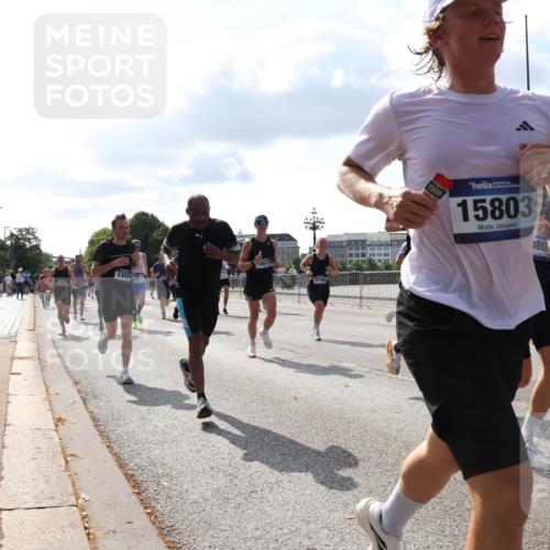 29.06.2025 - hella hamburg halbmarathon Lena Gebhardt http://msf.ph/oto/8444848 29.06.2025 09:53:18 Lombardsbrücke 1558, 16617, 9794, 15803, 86, 18631, 1759, 1012, 1391, 1466, 1558, 1735, 1750, 1759, 1782, 2048, 2213, 2233, 2234, 2365, 2402, 2590, 2623, 2788, 2970, 3021, 3098, 3146, 3304, 3414, 3907, 3917, 3928, 4091, 4277, 4310, 4553, 4691, 4933, 4981, 4997, 5022, 5132, 5460, 5476, 5623, 5624, 5682, 5692, 6071, 6081, 6152, 6203, 6282, 6375, 6460, 6712, 6716, 6903, 7005, 7093, 7147, 7204, 7322, 7325, 7450, 7599, 7765, 8063, 8145, 8467, 8664, 9126, 9965, 13009 meine-sportfotos.de