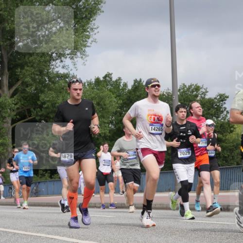 29.06.2025 - hella hamburg halbmarathon Luisa Fischer http://msf.ph/oto/8444942 29.06.2025 10:26:57 Kennedybrücke 15709, 1879, 6502, 8089, 5406, 2019, 14265, 7029, 7199, 16861, 1003, 1048, 2125, 3285, 3457, 4464, 4684, 5406, 6502, 7021, 7029, 7820, 8181, 8716, 10649 meine-sportfotos.de