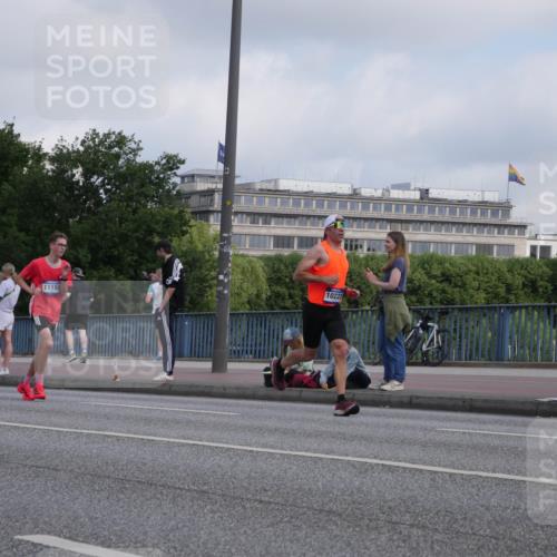 29.06.2025 - hella hamburg halbmarathon Luisa Fischer http://msf.ph/oto/8444943 29.06.2025 09:46:13 Kennedybrücke 11150, 10222, 1122, 1953, 3189, 5308, 9079 meine-sportfotos.de