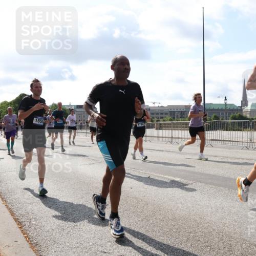 29.06.2025 - hella hamburg halbmarathon Lena Gebhardt http://msf.ph/oto/8444976 29.06.2025 09:53:18 Lombardsbrücke 1558, 4091, 9794, 13303, 1012, 1391, 1466, 1558, 1735, 1750, 1759, 1782, 2048, 2213, 2233, 2234, 2365, 2402, 2590, 2623, 2788, 2970, 3021, 3098, 3146, 3304, 3414, 3907, 3917, 3928, 4091, 4277, 4310, 4553, 4691, 4933, 4981, 4997, 5022, 5132, 5460, 5476, 5623, 5624, 5682, 5692, 6071, 6081, 6152, 6203, 6282, 6375, 6460, 6712, 6716, 6903, 7005, 7093, 7147, 7204, 7322, 7325, 7450, 7599, 7765, 8063, 8145, 8467, 8664, 9126, 9965, 13009 meine-sportfotos.de