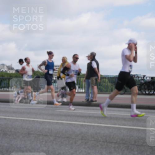 29.06.2025 - hella hamburg halbmarathon Luisa Fischer http://msf.ph/oto/8445017 29.06.2025 09:46:21 Kennedybrücke 1122, 5308, 5344, 7231, 7793, 8975, 9079, 10106, 10173 meine-sportfotos.de