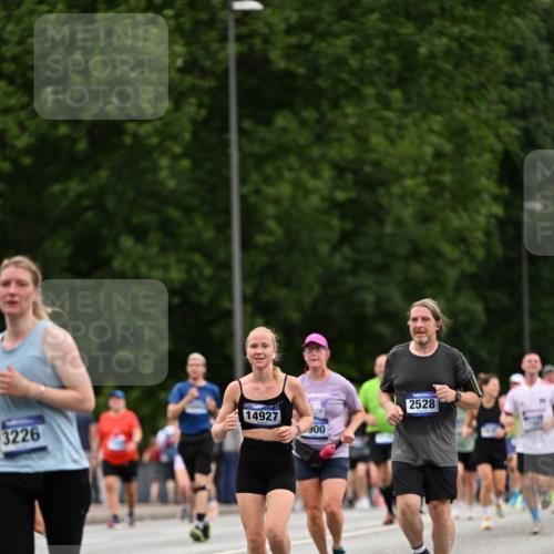 29.06.2025 - hella hamburg halbmarathon Dr. Thomas Lammeyer http://msf.ph/oto/8445044 29.06.2025 10:58:01 Kennedybrücke 1753, 1789, 1900, 1984, 2146, 2528, 2701, 3226, 4591, 4626, 5562, 5817, 5857, 6041, 6044, 6273, 6913, 7068, 7611, 7876, 8212, 8414, 8515, 8906, 9103, 9531, 9545, 9685, 10175 meine-sportfotos.de