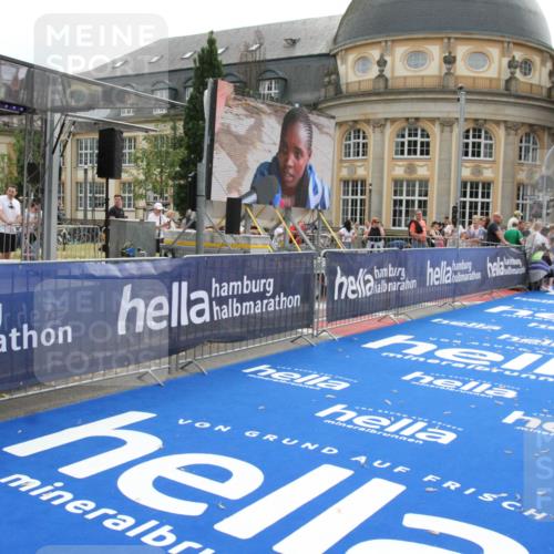 29.06.2025 - hella hamburg halbmarathon Michael Strokosch http://msf.ph/oto/8445051 29.06.2025 10:26:54 Ziel 5344, 15023 meine-sportfotos.de