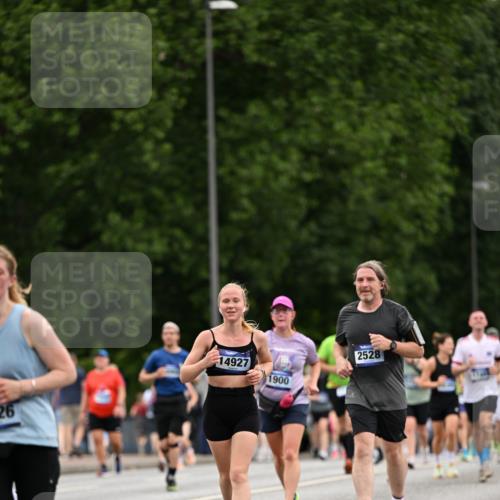 29.06.2025 - hella hamburg halbmarathon Dr. Thomas Lammeyer http://msf.ph/oto/8445054 29.06.2025 10:58:01 Kennedybrücke 1753, 1789, 1900, 1984, 2146, 2528, 2701, 3226, 4591, 4626, 5562, 5817, 5857, 6041, 6044, 6273, 6913, 7068, 7611, 7876, 8212, 8414, 8515, 8906, 9103, 9531, 9545, 9685, 10175 meine-sportfotos.de