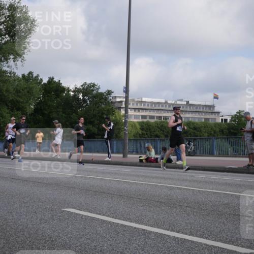 29.06.2025 - hella hamburg halbmarathon Luisa Fischer http://msf.ph/oto/8445060 29.06.2025 09:46:24 Kennedybrücke 7793, 136, 1122, 5308, 5344, 7231, 7793, 8975, 10106, 10173 meine-sportfotos.de