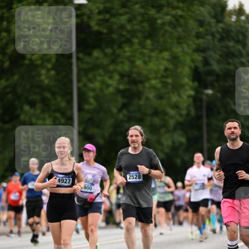 29.06.2025 - hella hamburg halbmarathon Dr. Thomas Lammeyer http://msf.ph/oto/8445081 29.06.2025 10:58:02 Kennedybrücke 1753, 1789, 1900, 1984, 2146, 2528, 2701, 3226, 4591, 4626, 5562, 5817, 5857, 6041, 6273, 6913, 7068, 7611, 7876, 8189, 8212, 8515, 8906, 9103, 9531, 9545, 9685, 10175 meine-sportfotos.de