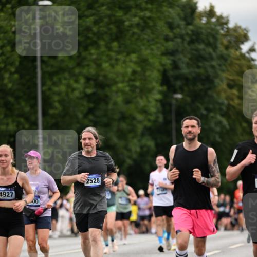 29.06.2025 - hella hamburg halbmarathon Dr. Thomas Lammeyer http://msf.ph/oto/8445108 29.06.2025 10:58:02 Kennedybrücke 1753, 1789, 1900, 1984, 2146, 2528, 2701, 3226, 4591, 4626, 5562, 5817, 5857, 6041, 6273, 6913, 7068, 7611, 7876, 8189, 8212, 8515, 8906, 9103, 9531, 9545, 9685, 10175 meine-sportfotos.de