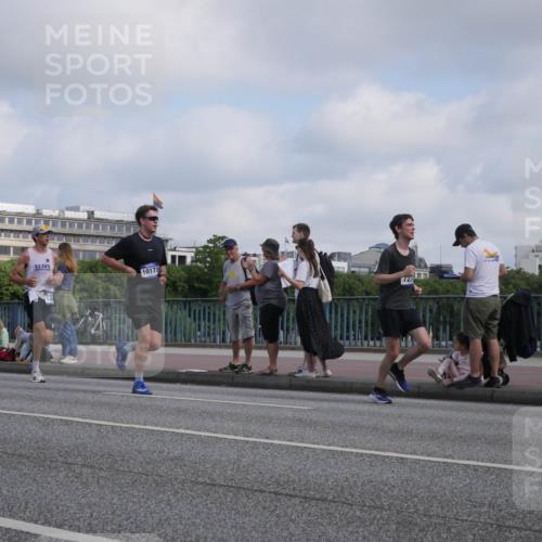 29.06.2025 - hella hamburg halbmarathon Luisa Fischer http://msf.ph/oto/8445134 29.06.2025 09:46:27 Kennedybrücke 7793, 42195, 10173, 723, 5344, 7231, 7793, 8975, 9047, 10106, 10173 meine-sportfotos.de