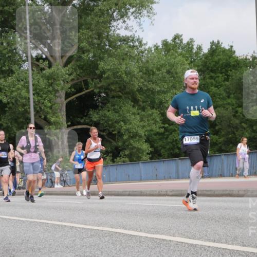 29.06.2025 - hella hamburg halbmarathon Luisa Fischer http://msf.ph/oto/8445145 29.06.2025 10:27:09 Kennedybrücke 1304, 444, 13149, 2025, 17099, 1444, 2489, 3034, 3285, 4684, 6502, 8031, 9217 meine-sportfotos.de