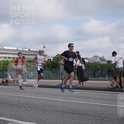 29.06.2025 - hella hamburg halbmarathon Luisa Fischer http://msf.ph/oto/8445147 29.06.2025 09:46:27 Kennedybrücke 7793, 42195, 10173, 7231, 5344, 7231, 7793, 8975, 9047, 10106, 10173 meine-sportfotos.de