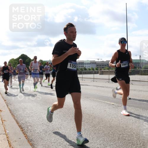 29.06.2025 - hella hamburg halbmarathon Lena Gebhardt http://msf.ph/oto/8445150 29.06.2025 09:53:19 Lombardsbrücke 502, 13690, 17729, 1558, 16617, 1012, 1391, 1466, 1558, 1735, 1750, 1759, 1782, 2048, 2213, 2233, 2234, 2365, 2402, 2590, 2623, 2788, 2970, 3021, 3098, 3146, 3186, 3304, 3414, 3907, 3917, 3928, 4091, 4310, 4553, 4981, 4997, 5022, 5132, 5460, 5476, 5623, 5624, 5682, 5692, 6071, 6081, 6152, 6203, 6282, 6375, 6460, 6712, 6716, 6903, 7005, 7093, 7147, 7204, 7322, 7450, 7765, 8063, 8145, 8467, 8664, 9126, 9626, 9965, 13009 meine-sportfotos.de
