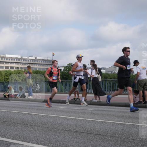 29.06.2025 - hella hamburg halbmarathon Luisa Fischer http://msf.ph/oto/8445159 29.06.2025 09:46:28 Kennedybrücke 7793, 41195, 10172, 5344, 7231, 7793, 8975, 9047, 10106, 10173 meine-sportfotos.de