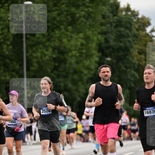 29.06.2025 - hella hamburg halbmarathon Dr. Thomas Lammeyer http://msf.ph/oto/8445161 29.06.2025 10:58:02 Kennedybrücke 1753, 1789, 1900, 1984, 2146, 2528, 2701, 3226, 4591, 4626, 5562, 5817, 5857, 6041, 6273, 6913, 7068, 7611, 7876, 8189, 8212, 8515, 8906, 9103, 9531, 9545, 9685, 10175 meine-sportfotos.de